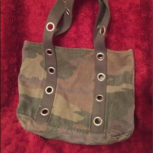 Camouflage Canvas Purse With Grommets